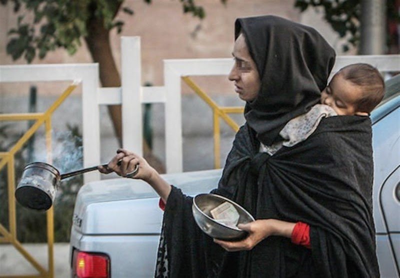تصویر سرپرست اداره بهزیستی سیرجان: متکدیانی که کودک به‌همراه دارند؛ را به ۱۲۳ معرفی کنید