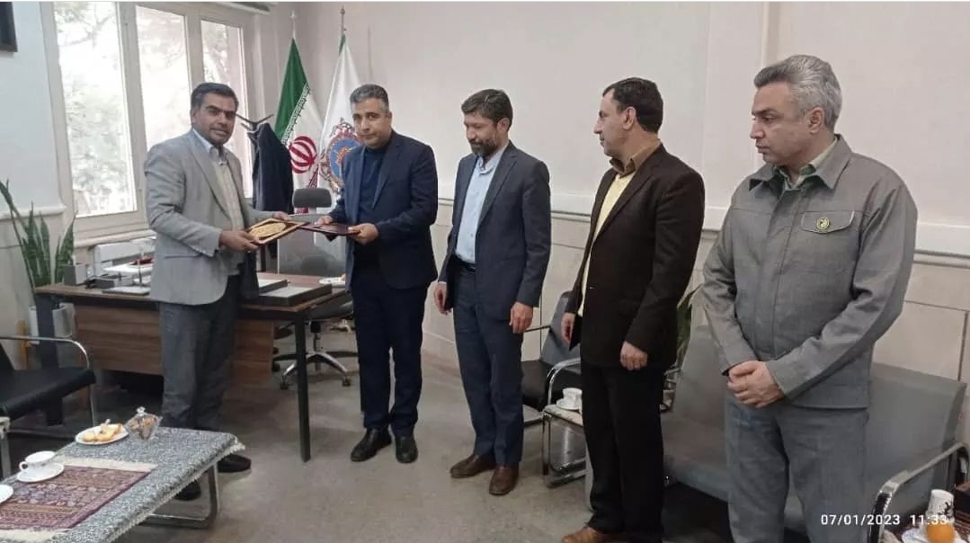 تصویر انعقاد تفاهم نامه همکاری‌ شهرداری سیرجان و دانشگاه شهید باهنر کرمان