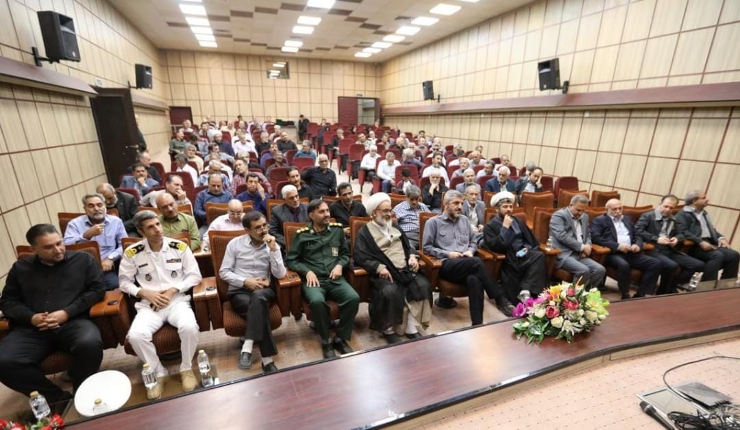 تصویر *از آزادگان سرافراز سیرجانی تجلیل شد*