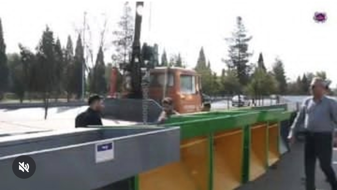 تصویر برخورد جدی شهرداری سیرجان با سد معبر در نقاط مختلف شهر