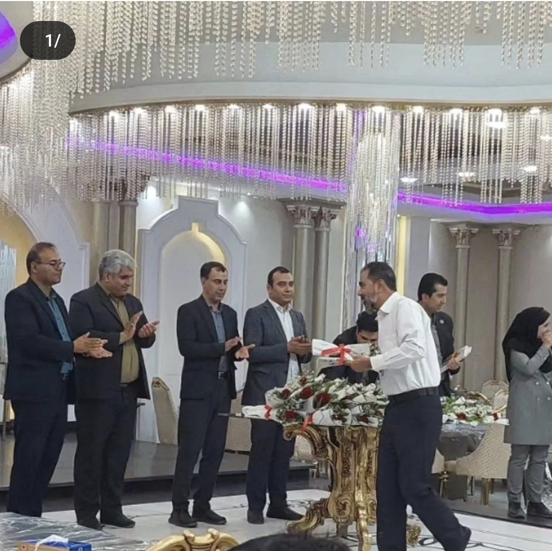 تصویر درحاشیه  تجلیل از خبرنگاران و اصحاب رسانه ، خبرنگاران سیرجانی در معیت مدیران شهرداری