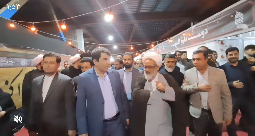 تصویر هم اکنون / به گزارش خبرگزاری سیرجان گهر دومین سوگواره تجسمی کوچه های بنی هاشم توسط  دفتر امام جمعه سیرجان و با مشارکت روابط عمومی و امور بین الملل شرکت معدنی و صنعتی گل گهر