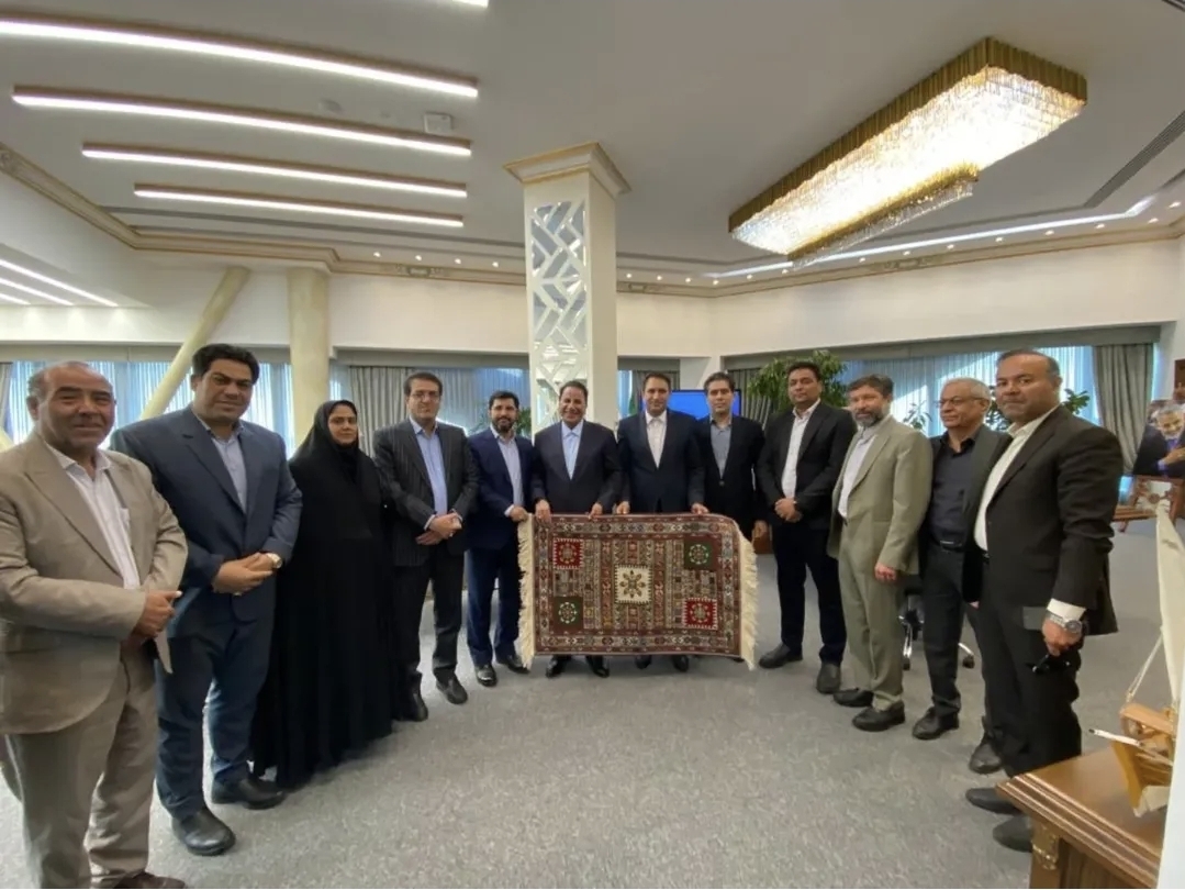 تصویر دیدار مدیران شهری سیرجان با مدیرعامل و رئیس هیئت مدیره گروه مالی گردشگری